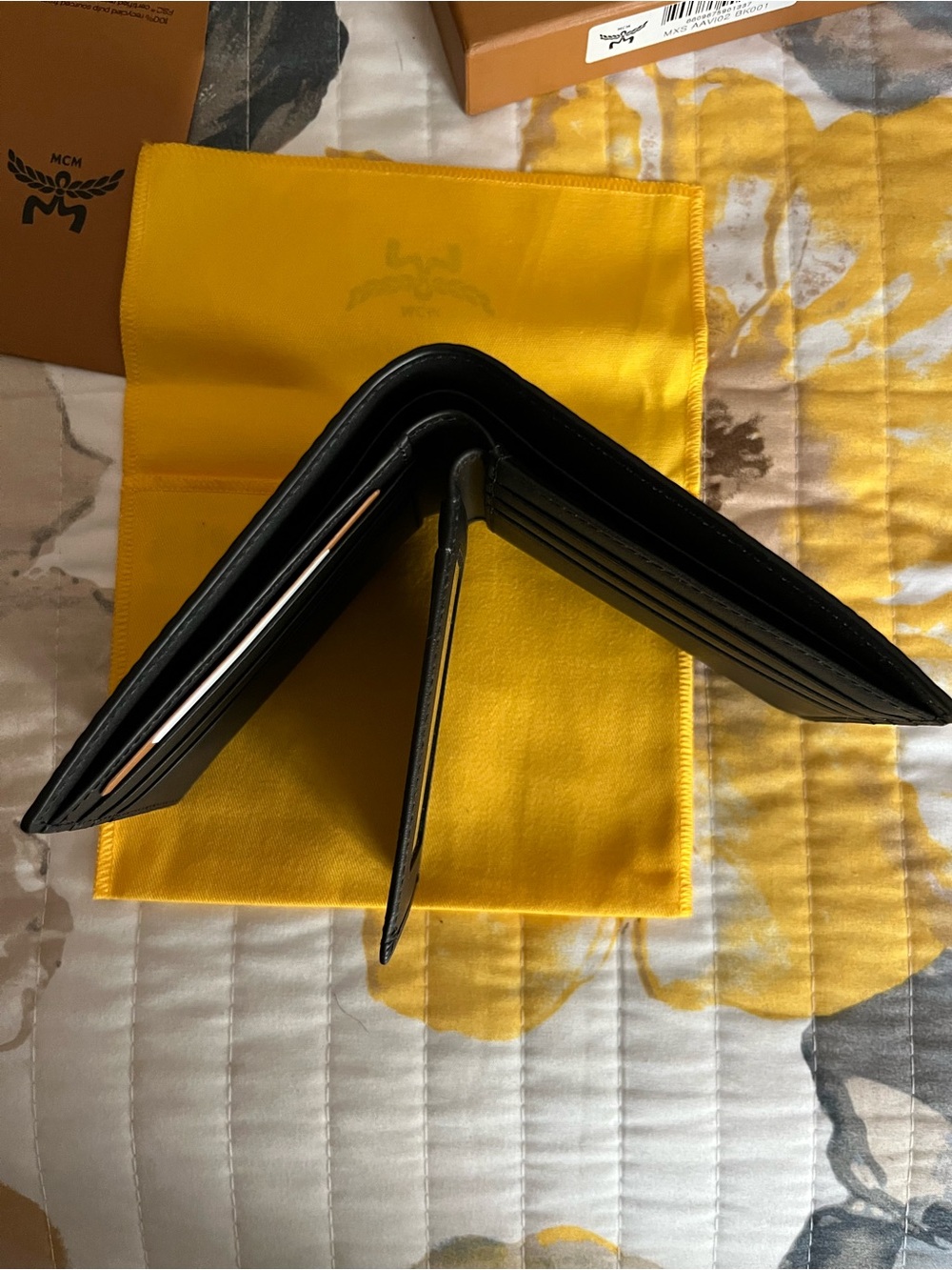 MCM Black Leather Bi-Fold wallet. ๐ฏ authentic - Picture 13 of 13